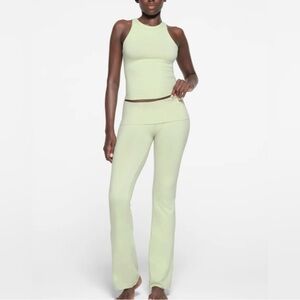 NWOT Skims Crew Neck Tank